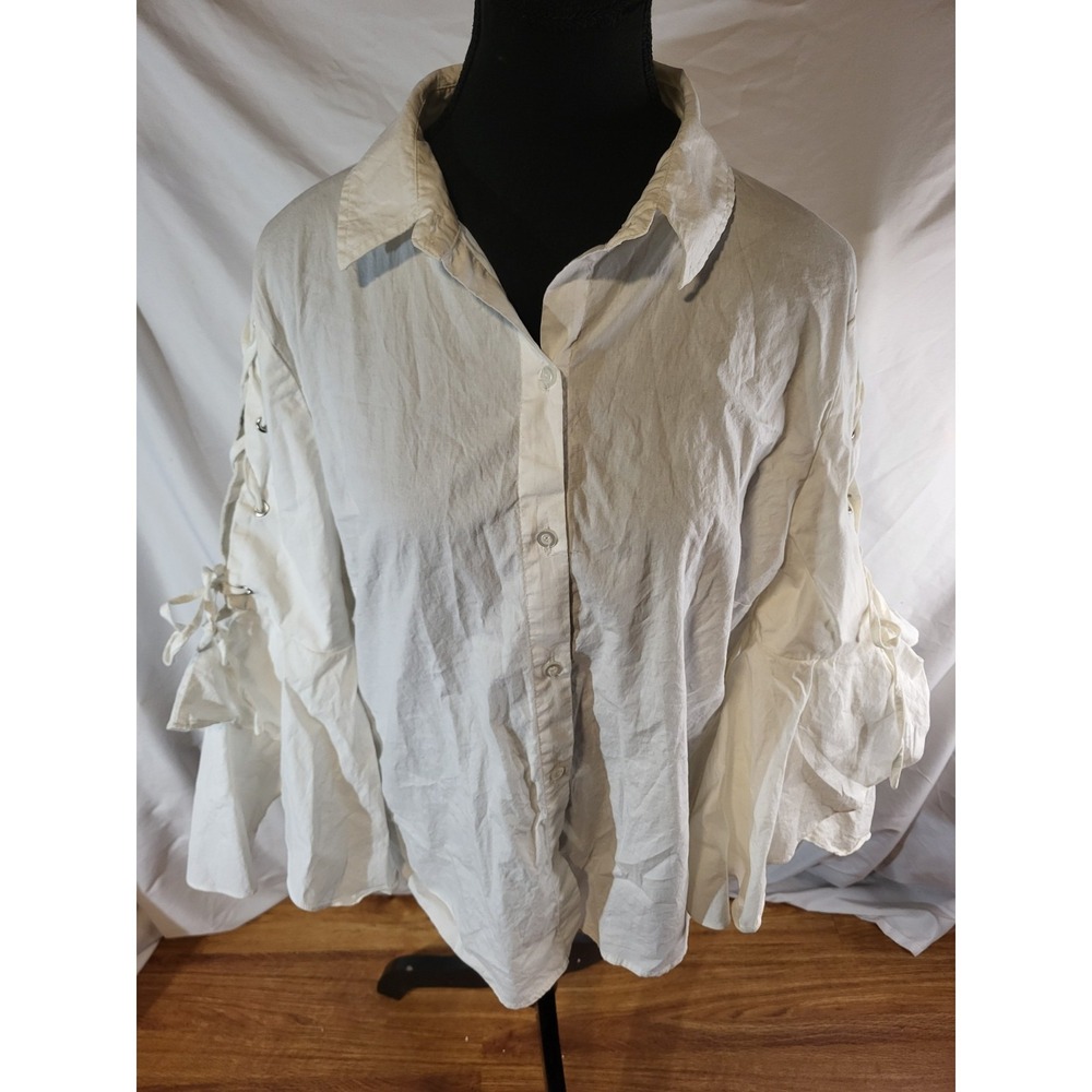 Linea Donna Y2K Button Down Bell Sleeve Lace Up Sleeve Blouse